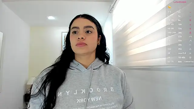 Snapshot of Paula_Desousa chatting on June 7, 2026, 4:12 pm Paula Desousa online show from June 7, 2026, 4:12 pm