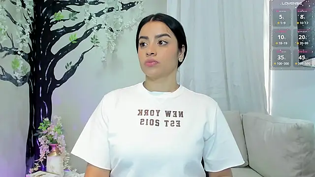 Paula Desousa online show from October 26, 2025, 5:57 pm