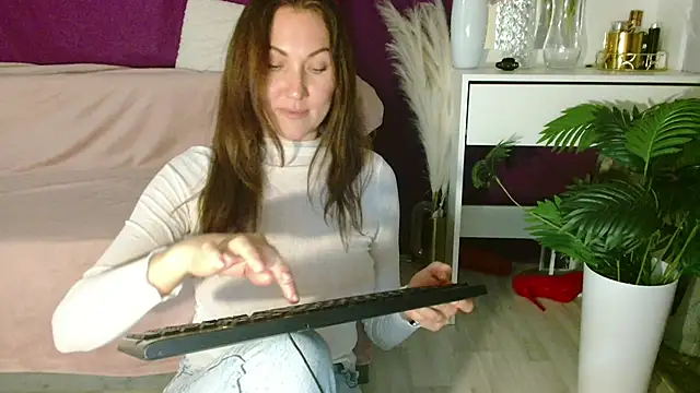 Imcarrieberry online show from November 15, 2025, 2:54 pm