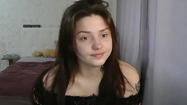 juliettkalen online show from May 13, 2026, 4:19 am