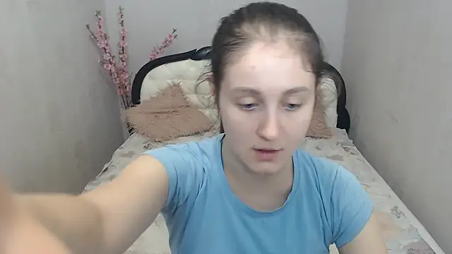 Holliy Cooper online show from July 10, 2026, 8:47 am