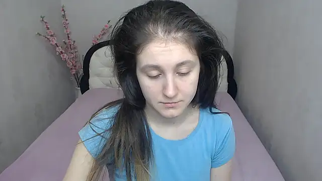 Snapshot of Holliy_Cooper chatting on March 16, 2026, 8:07 am Holliy Cooper online show from March 16, 2026, 8:07 am