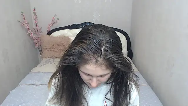 Snapshot of Holliy_Cooper chatting on February 5, 2026, 8:54 am Holliy Cooper online show from February 5, 2026, 8:54 am