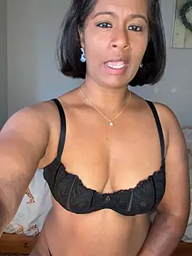 RoseMelanie online show from September 26, 2025, 7:04 am