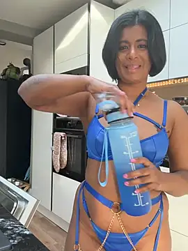 RoseMelanie online show from March 11, 2026, 8:30 am