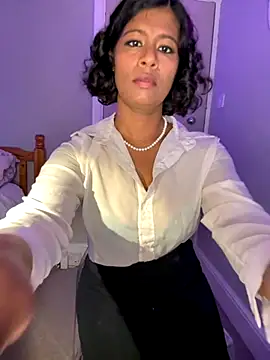 RoseMelanie online show from October 22, 2025, 6:46 am