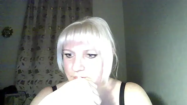 MeilomaWesa online show from November 17, 2025, 3:49 pm