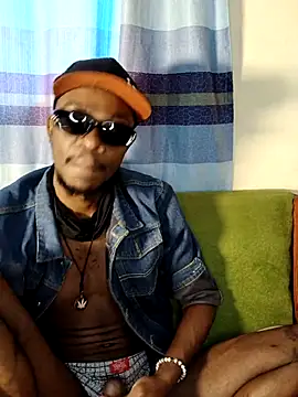 Snapshot of BIGDICKMULLAH chatting on March 7, 2026, 12:21 pm BIGDICKMULLAH online show from March 7, 2026, 12:21 pm