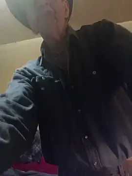 Snapshot of cmagic9 chatting on March 17, 2026, 4:04 am cmagic9 online show from March 17, 2026, 4:04 am