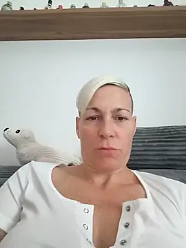 DarleenHot online show from May 21, 2026, 8:23 am