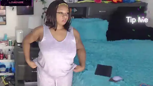 temptressbeauty24 online show from November 14, 2025, 5:11 am