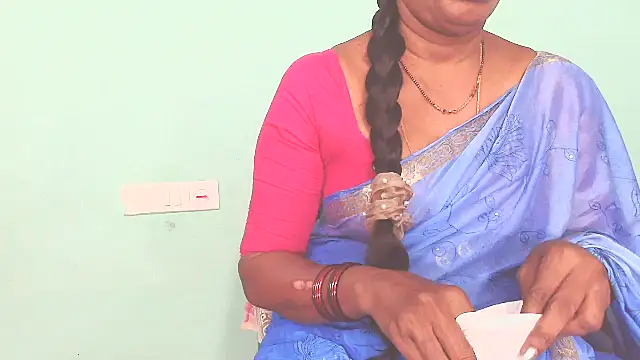 Snapshot of shrutitelugu69 chatting on June 14, 2026, 5:19 am shrutitelugu69 online show from June 14, 2026, 5:19 am