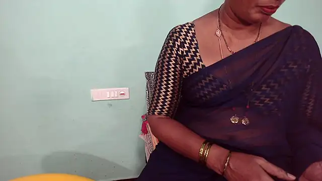shrutitelugu69 online show from April 30, 2026, 4:58 pm