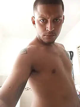 emrehliug12 online show from February 3, 2026, 2:44 pm