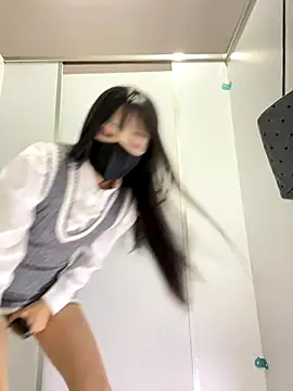 Asia-Lynn online show from November 11, 2025, 10:43 am