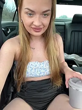 Snapshot of ElenaRebelle chatting on March 5, 2026, 11:51 am ElenaRebelle online show from March 5, 2026, 11:51 am