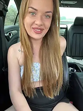 Snapshot of ElenaRebelle chatting on March 6, 2026, 11:16 am ElenaRebelle online show from March 6, 2026, 11:16 am