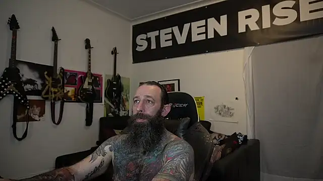 Snapshot of StevenRiseNYC chatting on June 26, 2026, 12:27 am StevenRiseNYC online show from June 26, 2026, 12:27 am