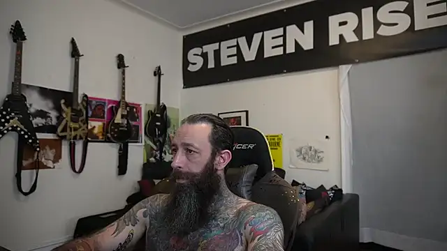 Snapshot of StevenRiseNYC chatting on June 28, 2026, 5:30 pm StevenRiseNYC online show from June 28, 2026, 5:30 pm