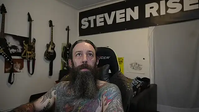 Snapshot of StevenRiseNYC chatting on July 15, 2026, 10:44 am StevenRiseNYC online show from July 15, 2026, 10:44 am