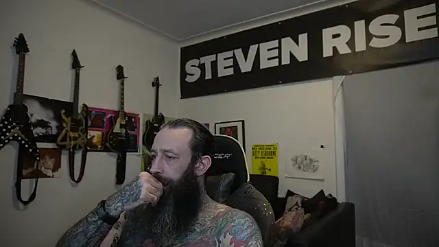 Snapshot of StevenRiseNYC chatting on June 30, 2026, 12:43 am StevenRiseNYC online show from June 30, 2026, 12:43 am