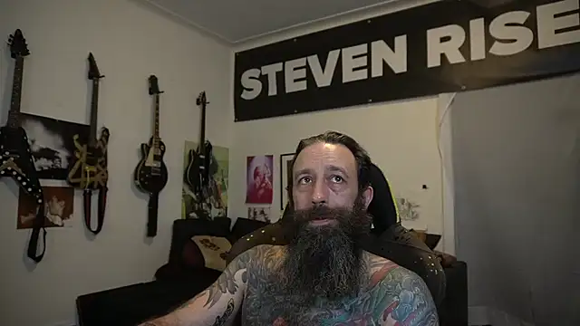 Snapshot of StevenRiseNYC chatting on July 9, 2026, 11:59 pm StevenRiseNYC online show from July 9, 2026, 11:59 pm