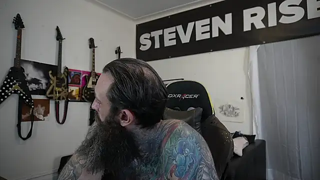 Snapshot of StevenRiseNYC chatting on July 4, 2026, 9:30 pm StevenRiseNYC online show from July 4, 2026, 9:30 pm