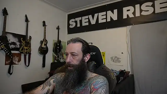 Snapshot of StevenRiseNYC chatting on July 13, 2026, 10:25 am StevenRiseNYC online show from July 13, 2026, 10:25 am
