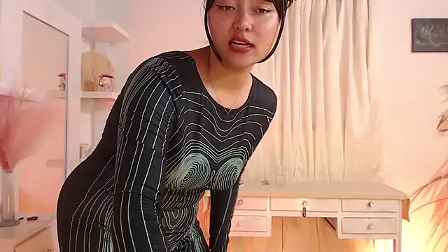  Kim  M online show from April 29, 2026, 5:30 pm
