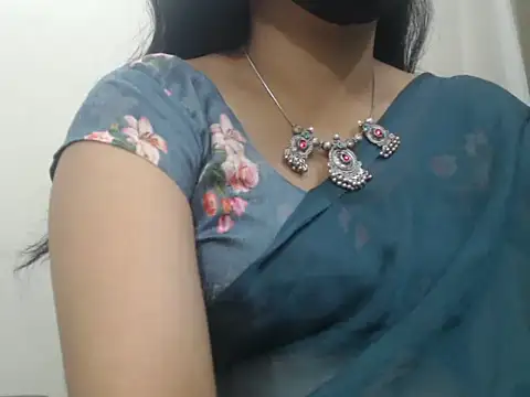 Lovely Siri 23 online show from April 26, 2026, 6:43 am