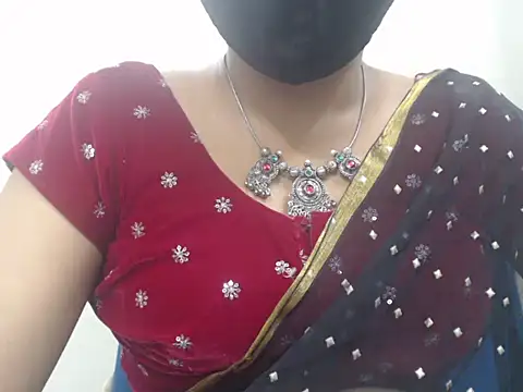 Lovely Siri 23 online show from May 11, 2026, 2:45 pm