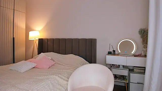 Snapshot of Anni__cute chatting on April 2, 2026, 2:57 pm Anni cute online show from April 2, 2026, 2:57 pm