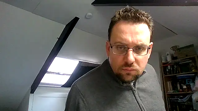 rdewaard81 online show from October 8, 2025, 7:43 am