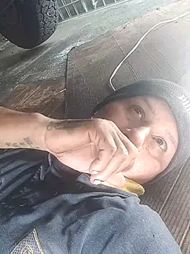 Snapshot of Somospareja1987 chatting on February 21, 2026, 9:39 pm Somospareja1987 online show from February 21, 2026, 9:39 pm