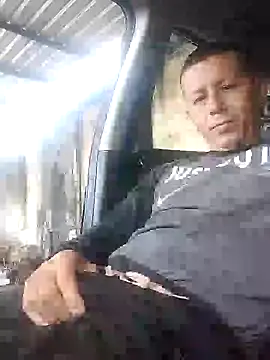 Snapshot of Somospareja1987 chatting on March 25, 2026, 1:21 pm Somospareja1987 online show from March 25, 2026, 1:21 pm