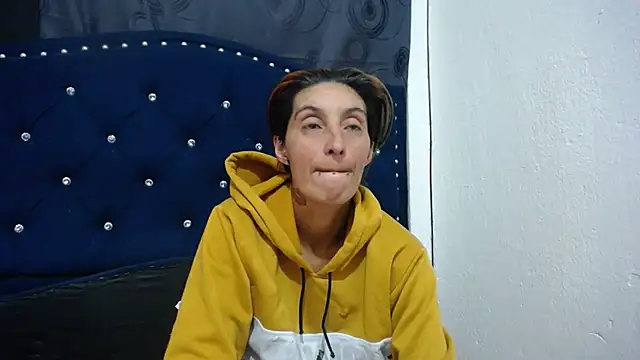 anyu1306 online show from February 1, 2025, 6:10 am