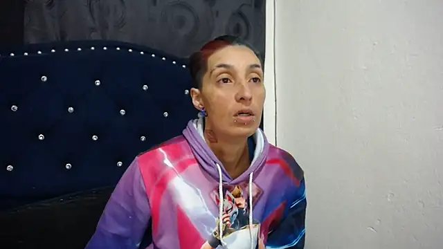 anyu1306 online show from February 14, 2025, 10:58 pm