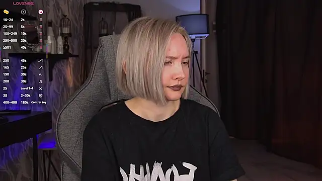 ReiYosimoto online show from February 4, 2026, 3:51 pm