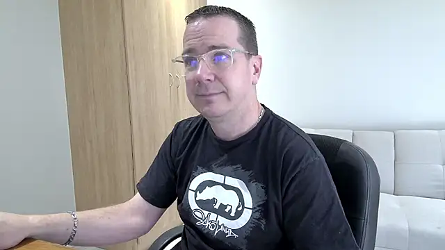 BrettJ81 online show from September 19, 2025, 1:48 pm