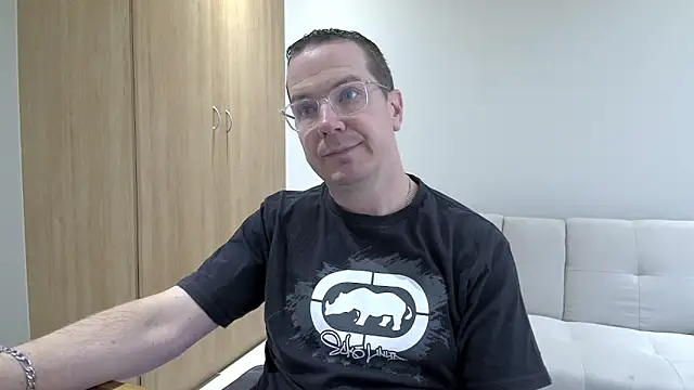 BrettJ81 online show from April 19, 2026, 11:44 am
