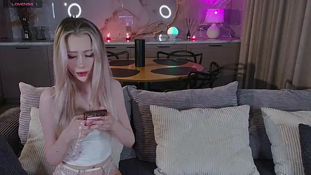 Snapshot of Lexitey chatting on November 14, 2025, 7:17 pm Lexitey online show from November 14, 2025, 7:17 pm