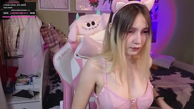 Evie Ro online show from February 17, 2025, 10:05 pm