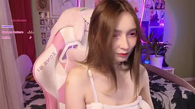 Evie Ro online show from April 21, 2026, 8:26 pm