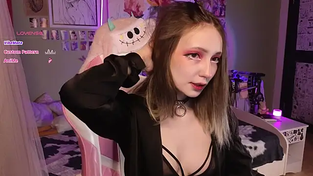 Evie Ro online show from March 23, 2026, 10:42 pm