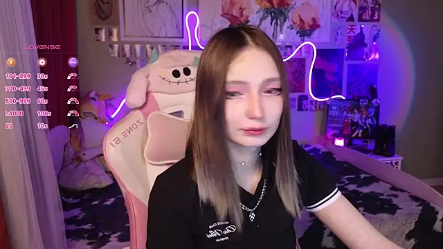 Evie Ro online show from April 11, 2026, 8:34 pm