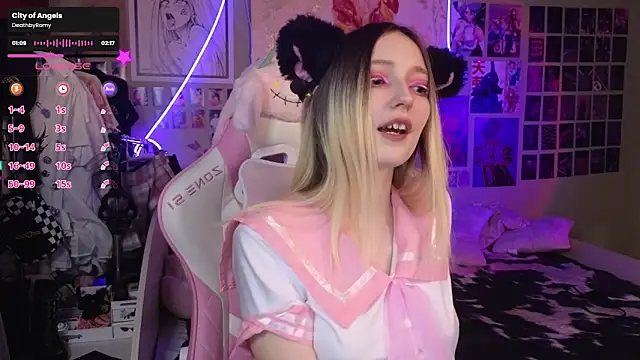 Evie Ro online show from March 19, 2025, 12:04 am