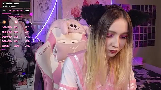 Evie Ro online show from March 18, 2025, 8:59 pm