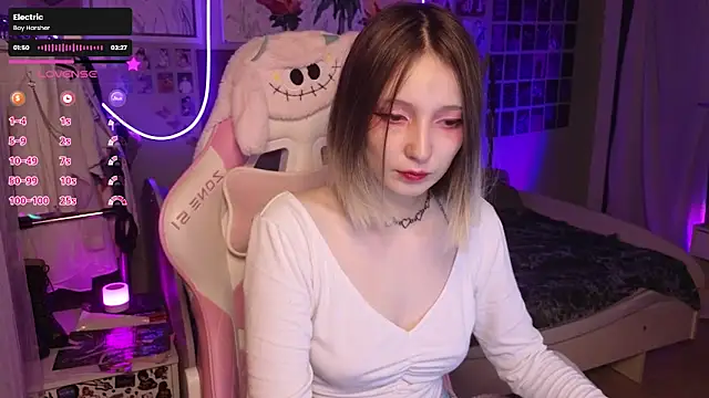 Evie Ro online show from September 16, 2025, 8:21 pm