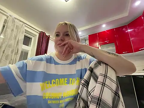 Snapshot of AmaliaBell chatting on May 25, 2026, 9:13 pm AmaliaBell online show from May 25, 2026, 9:13 pm