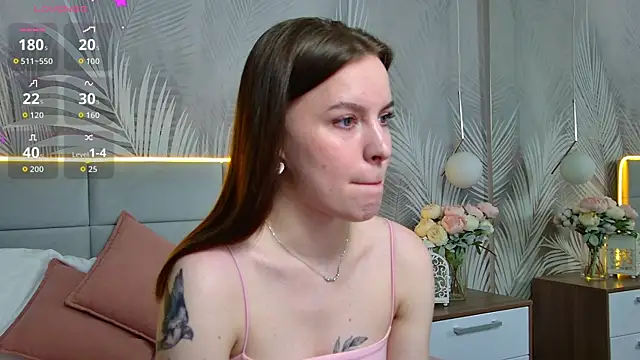 AmaliaBell online show from September 15, 2025, 1:11 pm